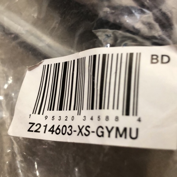 VENUS Leopard 🐆 Animal Print surplice cold shoulder top NEW - Picture 10 of 11